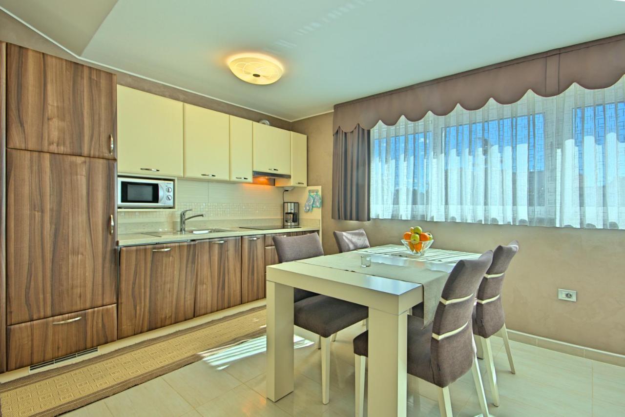 Apartments Riva-Interauto Umag Exterior photo
