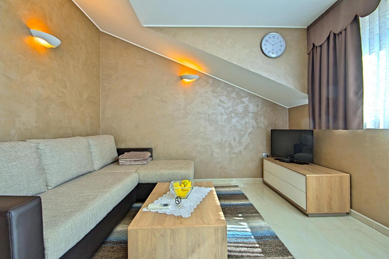 Apartments Riva-Interauto Umag Exterior photo