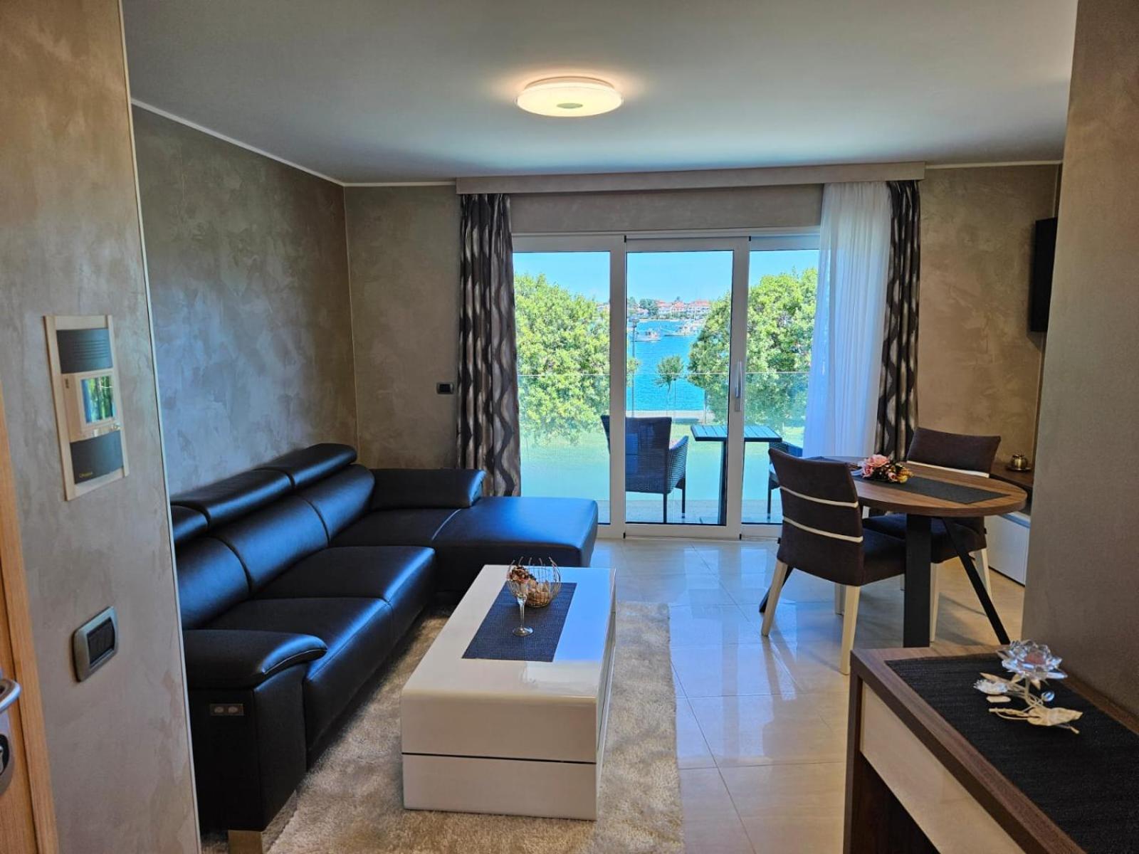 Apartments Riva-Interauto Umag Exterior photo