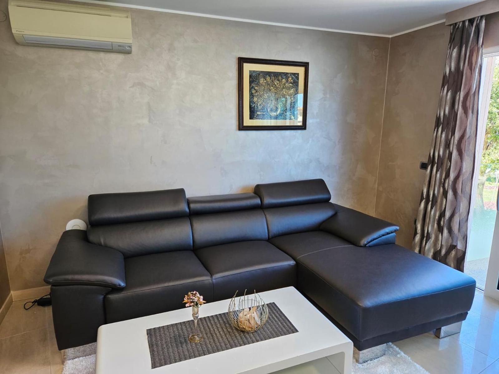 Apartments Riva-Interauto Umag Exterior photo